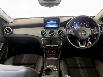 Mercedes-Benz GLA 1.6 GLA180 Urban Edition 7G-DCT Euro 6 (s/s) 5dr