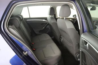 Volkswagen e-Golf 35.8kWh e-Golf Auto 5dr