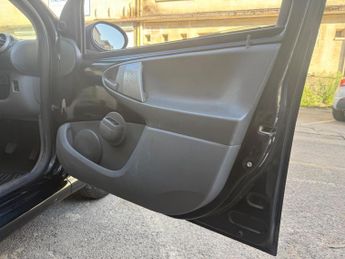 Toyota AYGO 1.0 VVT-i Black MultiMode Euro 4 5dr (AC)