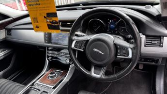 Jaguar XF 2.0d Portfolio Auto AWD Euro 6 (s/s) 4dr