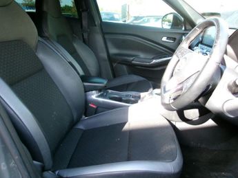 Nissan Juke 1.0 DIG-T N-Connecta DCT Auto Euro 6 (s/s) 5dr