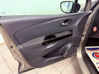 Renault Captur 1.2 TCe Dynamique S MediaNav EDC Euro 5 5dr