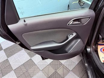 Mercedes-Benz B Class 1.5 B180 CDI SE 7G-DCT Euro 5 (s/s) 5dr