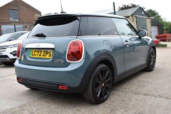 MINI Electric Hatch Cooper SE 32.6kWh Multitone Edition Auto 3dr