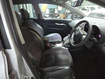 Toyota Auris 1.8 VVT-h T Spirit CVT Euro 5 (s/s) 5dr