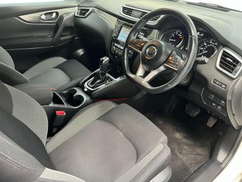 Nissan Qashqai 1.2 DIG-T N-Connecta XTRON Euro 6 (s/s) 5dr