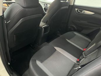 Nissan Qashqai 1.2 DIG-T N-Connecta XTRON Euro 6 (s/s) 5dr