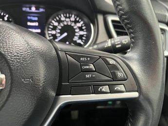 Nissan Qashqai 1.2 DIG-T N-Connecta XTRON Euro 6 (s/s) 5dr