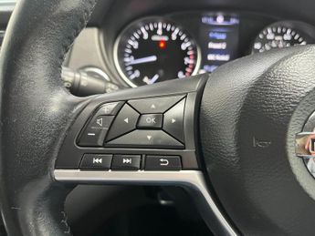 Nissan Qashqai 1.2 DIG-T N-Connecta XTRON Euro 6 (s/s) 5dr
