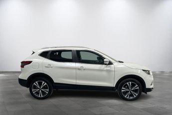 Nissan Qashqai 1.2 DIG-T N-Connecta XTRON Euro 6 (s/s) 5dr