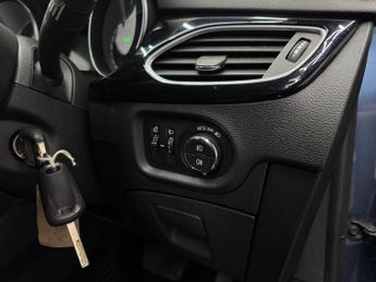 Vauxhall Astra 1.6 CDTi BlueInjection Elite Nav Auto Euro 6 5dr