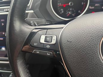 Volkswagen Tiguan 2.0 TDI SE Navigation DSG Euro 6 (s/s) 5dr