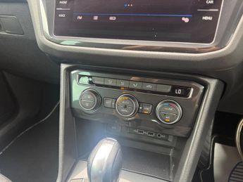 Volkswagen Tiguan 2.0 TDI SE Navigation DSG Euro 6 (s/s) 5dr