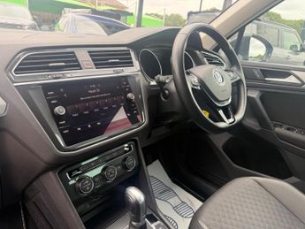 Volkswagen Tiguan 2.0 TDI SE Navigation DSG Euro 6 (s/s) 5dr