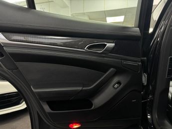 Porsche Panamera 4.8T V8 Turbo PDK 4WD Euro 5 (s/s) 5dr