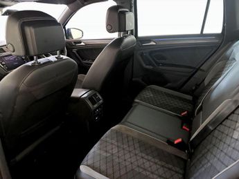 Volkswagen Tiguan 2.0 TDI R-Line DSG Euro 6 (s/s) 5dr