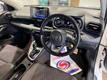 Toyota Yaris 1.5 VVT-h Design E-CVT Euro 6 (s/s) 5dr