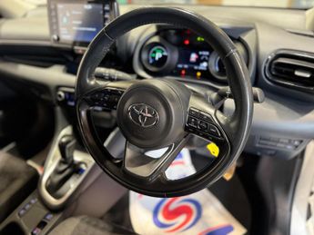 Toyota Yaris 1.5 VVT-h Design E-CVT Euro 6 (s/s) 5dr