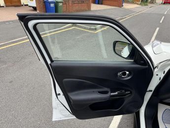 Nissan Juke 1.6 Tekna XTRON Euro 6 5dr