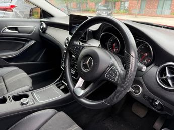 Mercedes-Benz GLA 1.6 GLA180 Urban Edition 7G-DCT Euro 6 (s/s) 5dr