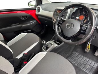 Toyota AYGO 1.0 VVT-i x-play x-shift Euro 6 5dr