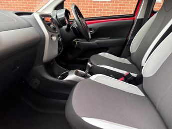 Toyota AYGO 1.0 VVT-i x-play x-shift Euro 6 5dr