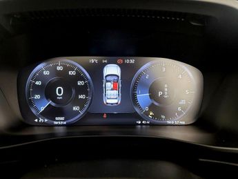 Volvo XC40 2.0 D3 R-Design Pro Auto AWD Euro 6 (s/s) 5dr