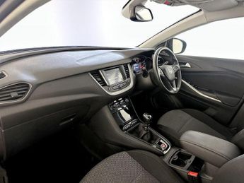 Vauxhall Grandland X 1.2 Turbo SE Euro 6 (s/s) 5dr