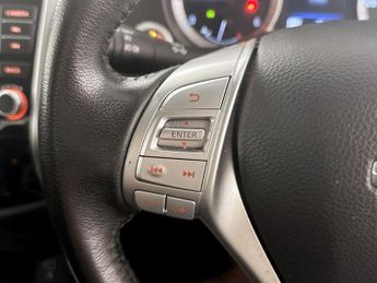 Nissan Navara 2.3 dCi Tekna Auto 4WD Euro 6 4dr