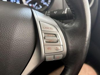 Nissan Navara 2.3 dCi Tekna Auto 4WD Euro 6 4dr