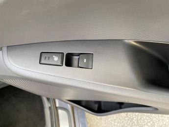 Hyundai IONIQ 1.6 h-GDi Premium SE DCT Euro 6 (s/s) 5dr