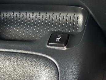 Toyota Corolla 1.8 VVT-h Icon Tech CVT Euro 6 (s/s) 5dr