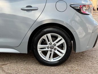 Toyota Corolla 1.8 VVT-h Icon Tech CVT Euro 6 (s/s) 5dr