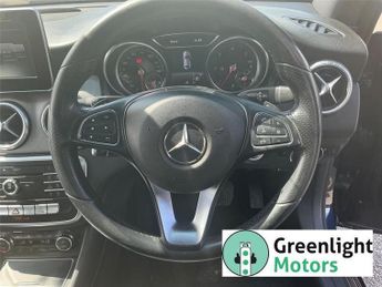 Mercedes-Benz CLA 2.1 CLA200d Sport Coupe 7G-DCT Euro 6 (s/s) 4dr