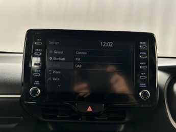 Toyota Yaris 1.5 VVT-h Design E-CVT Euro 6 (s/s) 5dr
