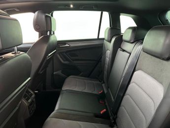 Volkswagen Tiguan 2.0 TDI R-Line Tech DSG Euro 6 (s/s) 5dr