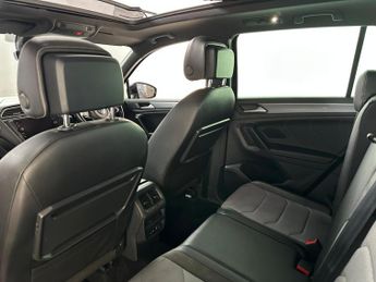 Volkswagen Tiguan 2.0 TDI R-Line Tech DSG Euro 6 (s/s) 5dr