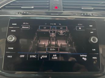 Volkswagen Tiguan 2.0 TDI R-Line Tech DSG Euro 6 (s/s) 5dr