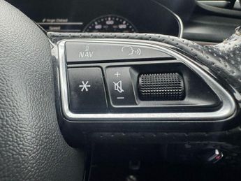 AUDI A6 AVANT 2.0 TDI ultra Black Edition Estate 5dr Diesel S Tronic Euro 6 (s