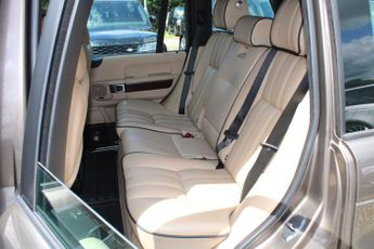 Land Rover Range Rover 4.4 TD V8 Vogue Auto 4WD Euro 5 5dr