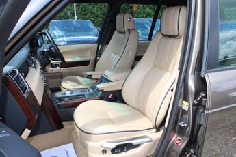 Land Rover Range Rover 4.4 TD V8 Vogue Auto 4WD Euro 5 5dr