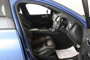 Volvo XC60 2.0 B5 MHEV R-Design Auto Euro 6 (s/s) 5dr