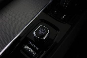 Volvo XC60 2.0 B5 MHEV R-Design Auto Euro 6 (s/s) 5dr