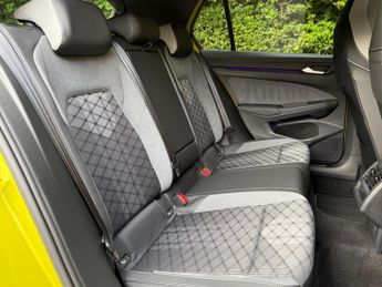 Volkswagen Golf 1.5 eTSI MHEV R-Line DSG Euro 6 (s/s) 5dr