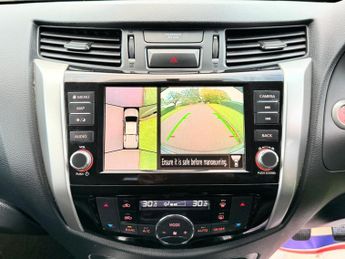 Nissan Navara 2.3 dCi N-Guard Auto 4WD Euro 6 4dr