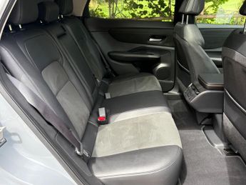 Nissan ARIYA 87kWh Evolve Auto 5dr 22kW Charger