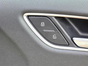 Audi A3 1.8 TFSI S line Sportback S Tronic Euro 5 (s/s) 5dr