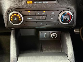 Ford Focus 1.0T EcoBoost ST-Line Auto Euro 6 (s/s) 5dr
