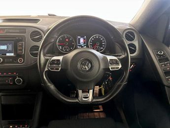 Volkswagen Tiguan 2.0 TDI BlueMotion Tech R-Line 4WD Euro 5 (s/s) 5dr (Nav)