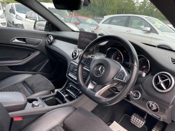 Mercedes-Benz CLA 2.1 CLA220d AMG Line Coupe 7G-DCT Euro 6 (s/s) 4dr